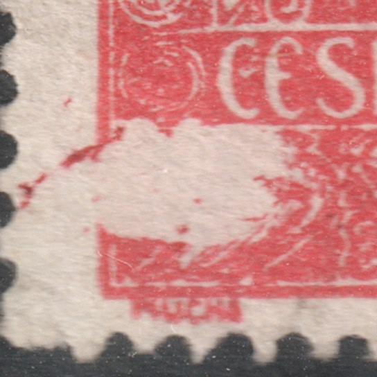 detail velke skvrny v rohu ramu / detail of a large spot in the corner of the frame